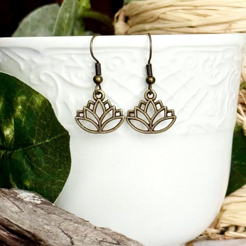 5 For $25💫Bronzed Filigree Lotus Flower Dangles Earrings